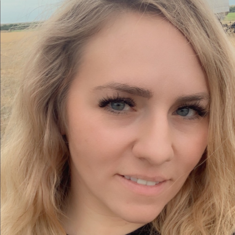Meet your Posher, Cami